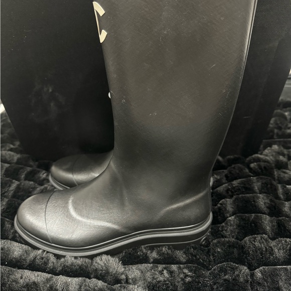 CHANEL Black High Boots - Picture 5 of 9
